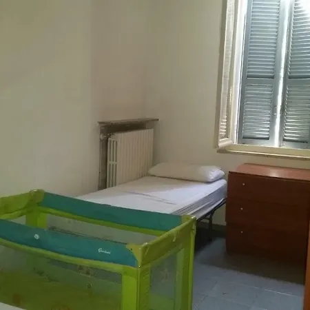 Lägenhet Bilocale Con Giardino