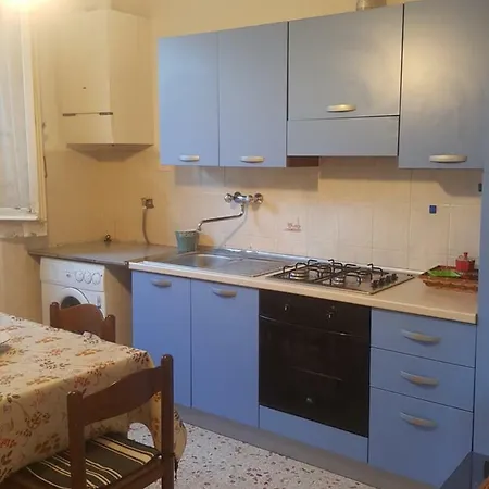 Lägenhet Bilocale Con Giardino